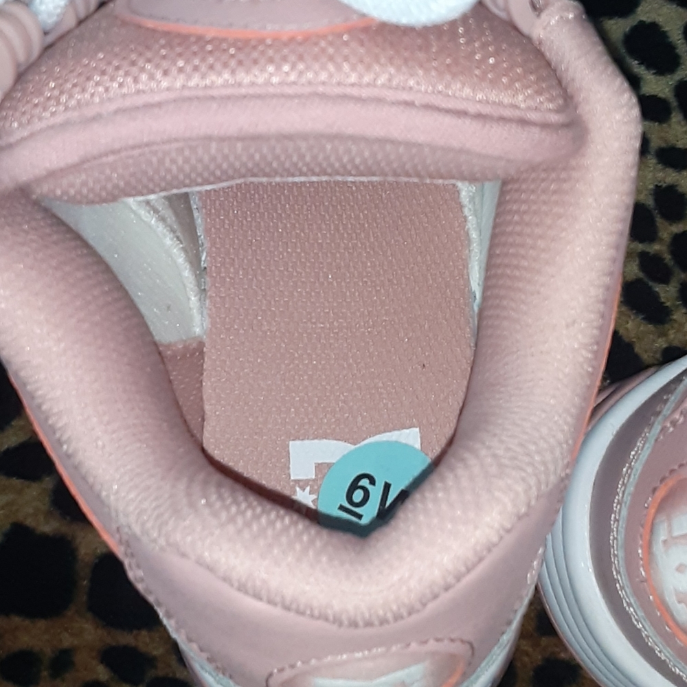 Shoes - Picture 4 of 4